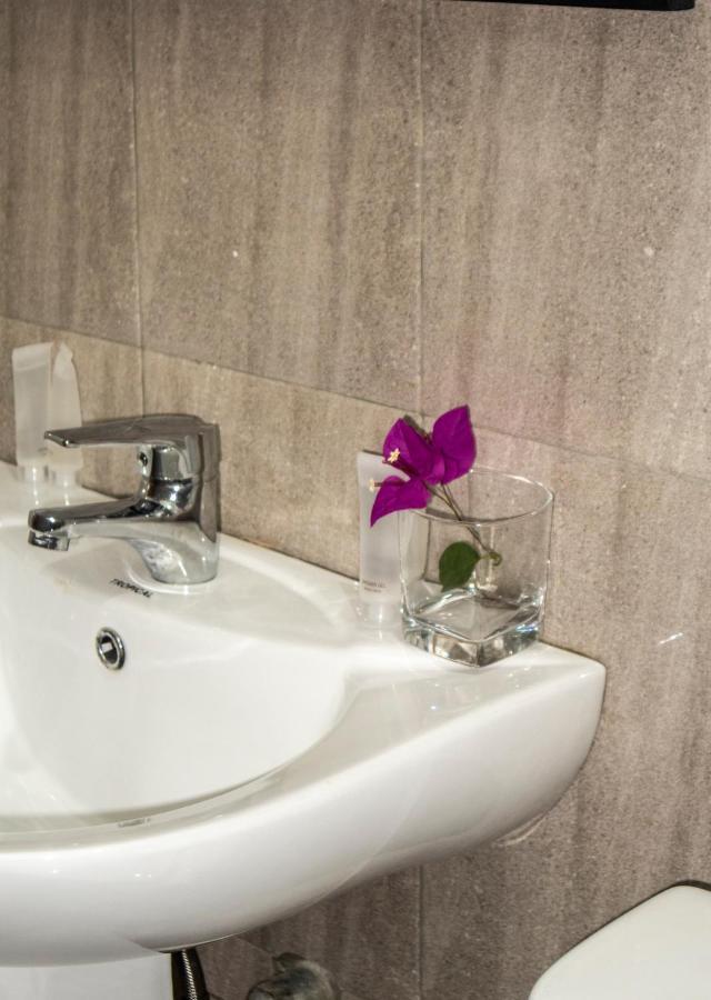 Kislas Luxury Hotel Adenta Εξωτερικό φωτογραφία